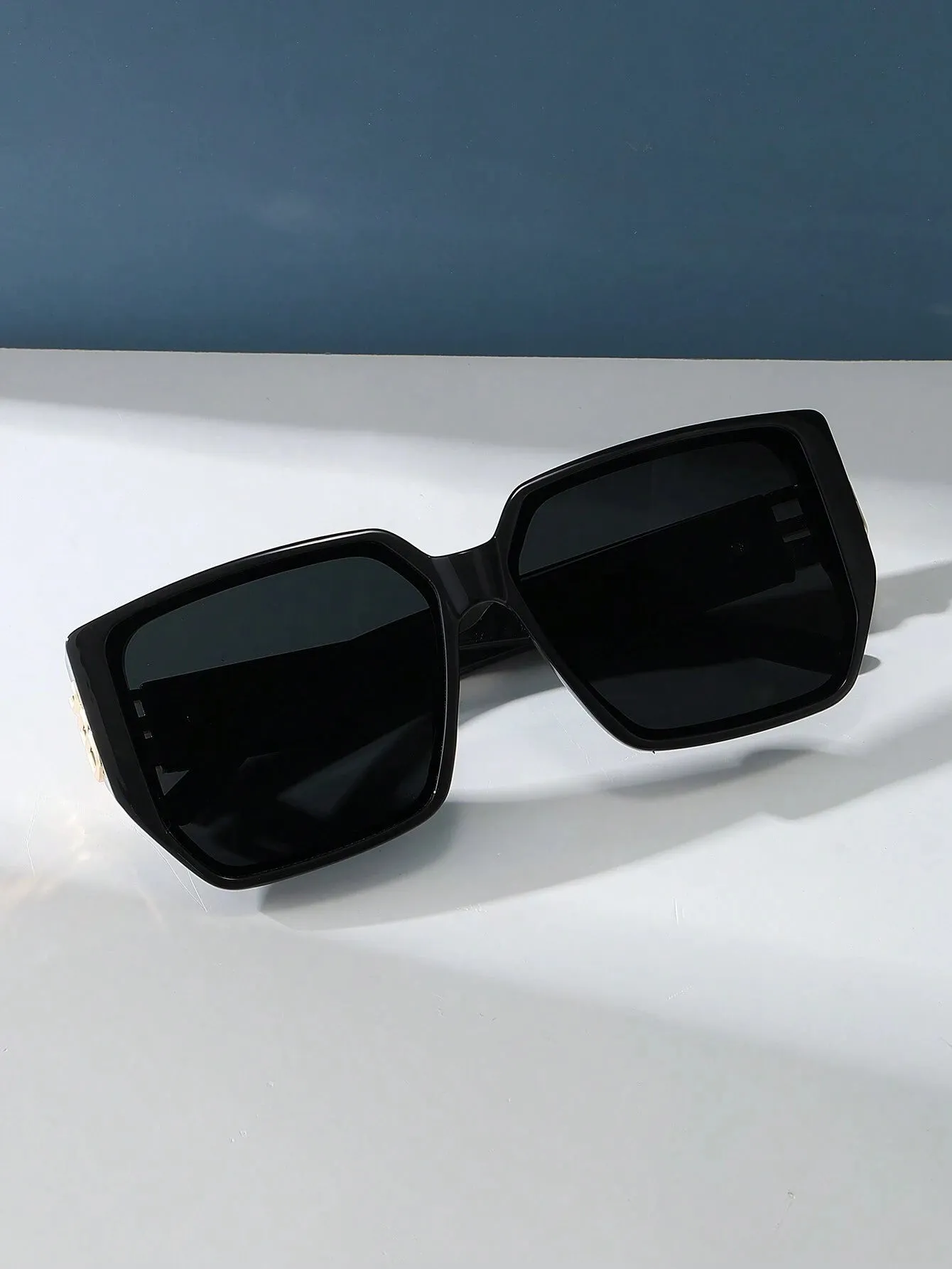 Square Oversized Thick Frame Sunglasses