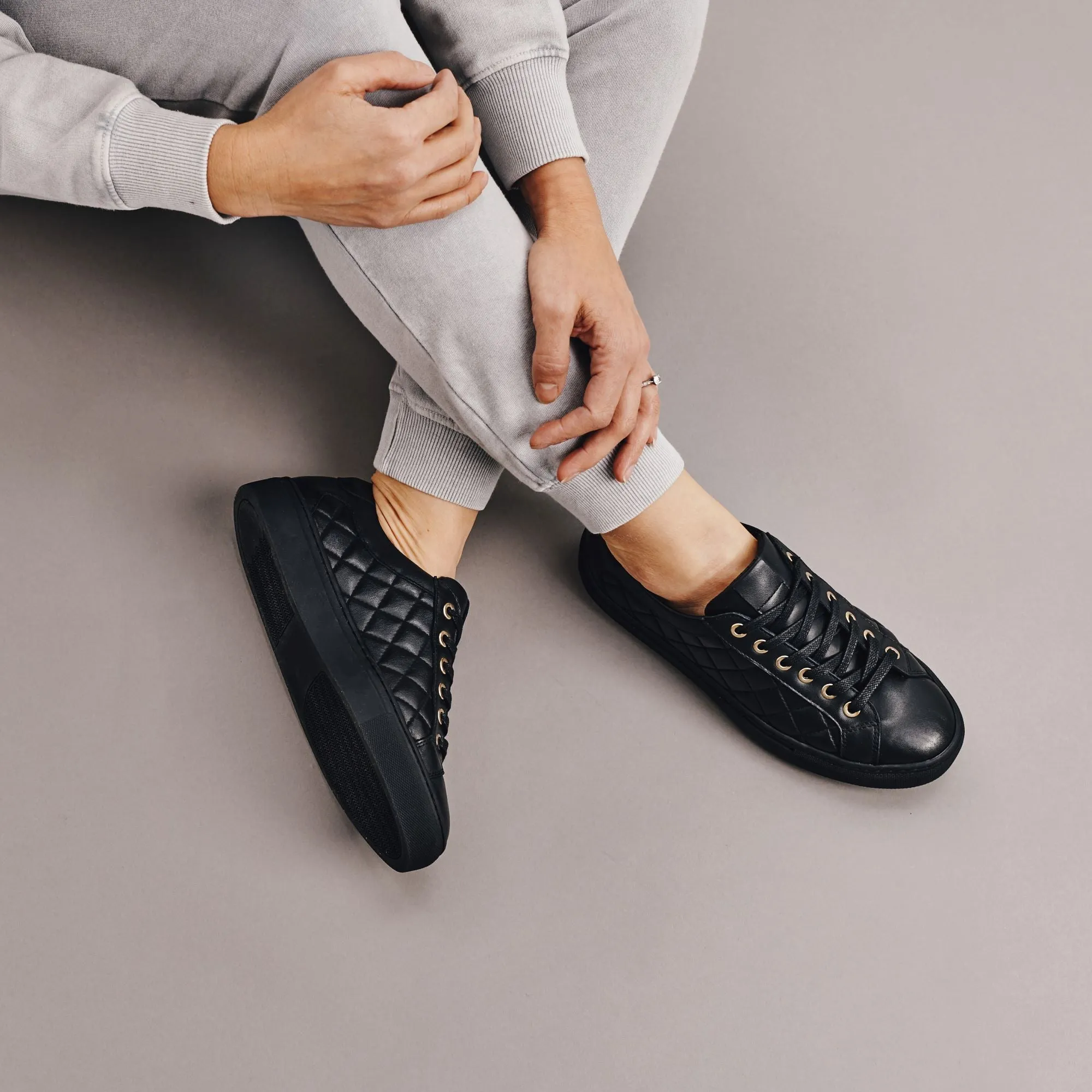 Star - Black Quilted