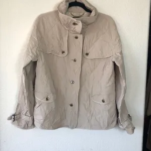Talbots jacket quilted light weight sz L equestrian barn jacket