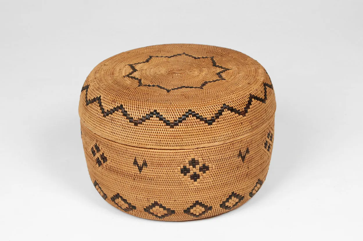 Tenganan Round Box