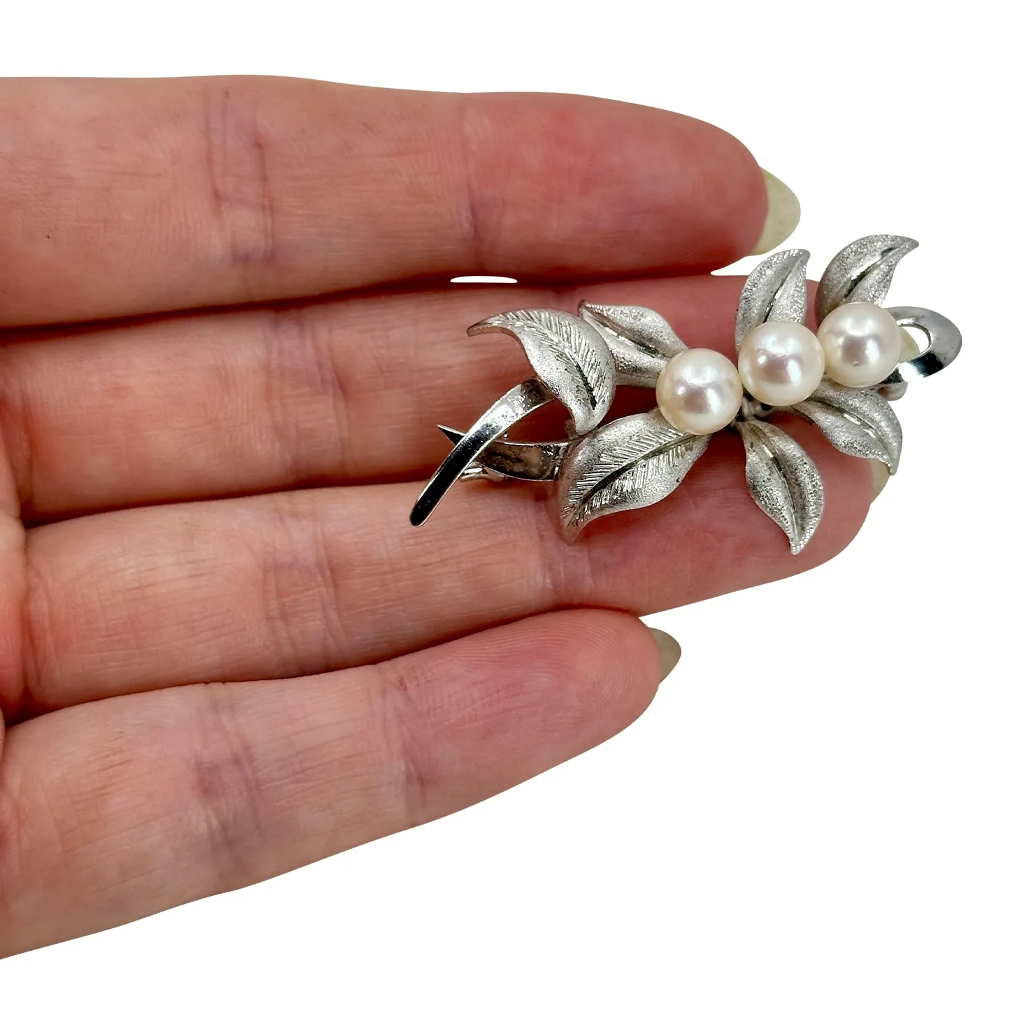 Textured Vintage Leaf Japanese Saltwater Akoya Cultured Pearl Brooch- Sterling Silver