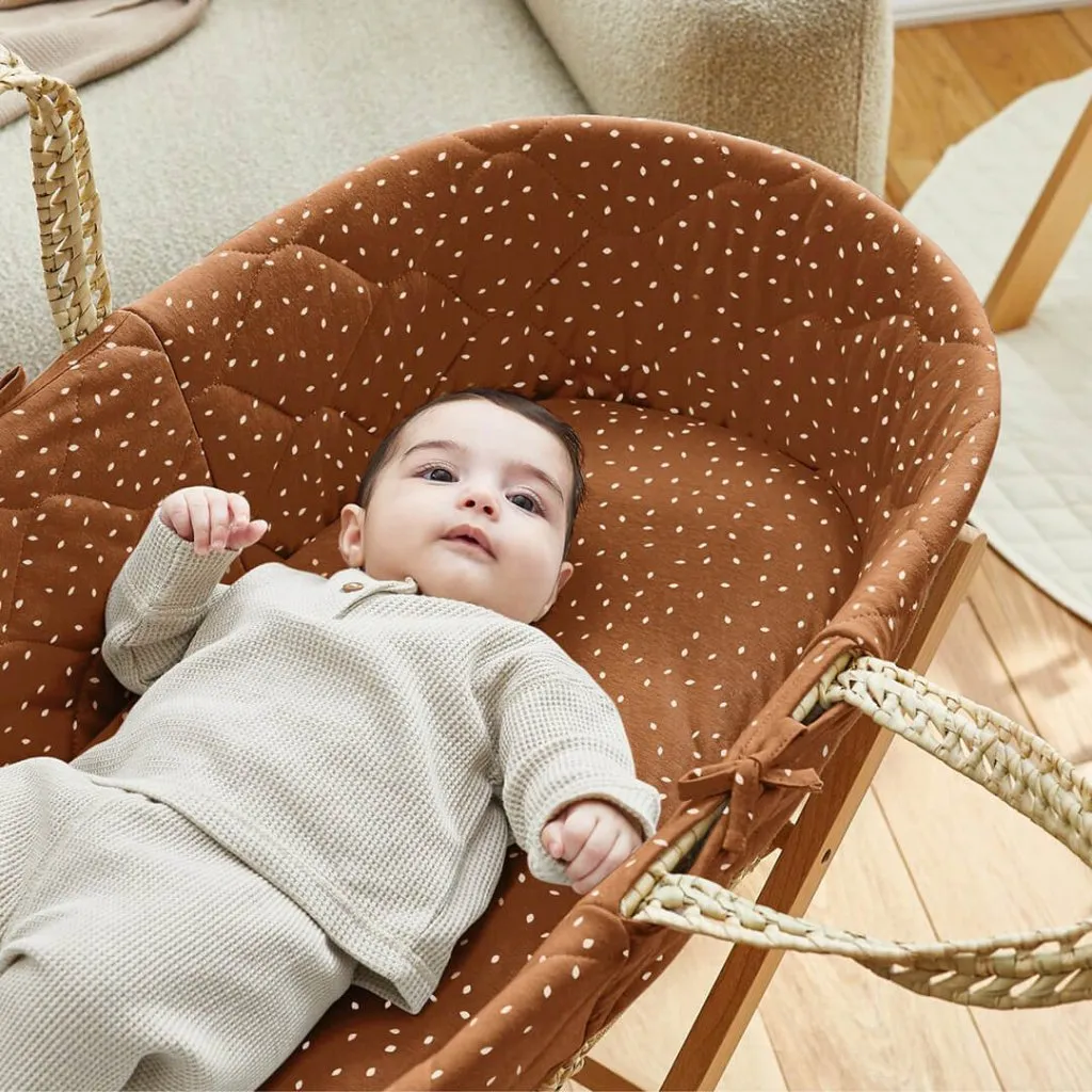 THE LITTLE GREEN SHEEP Quilted Moses Basket and Rocking Stand Bundle - Terracotta Rice