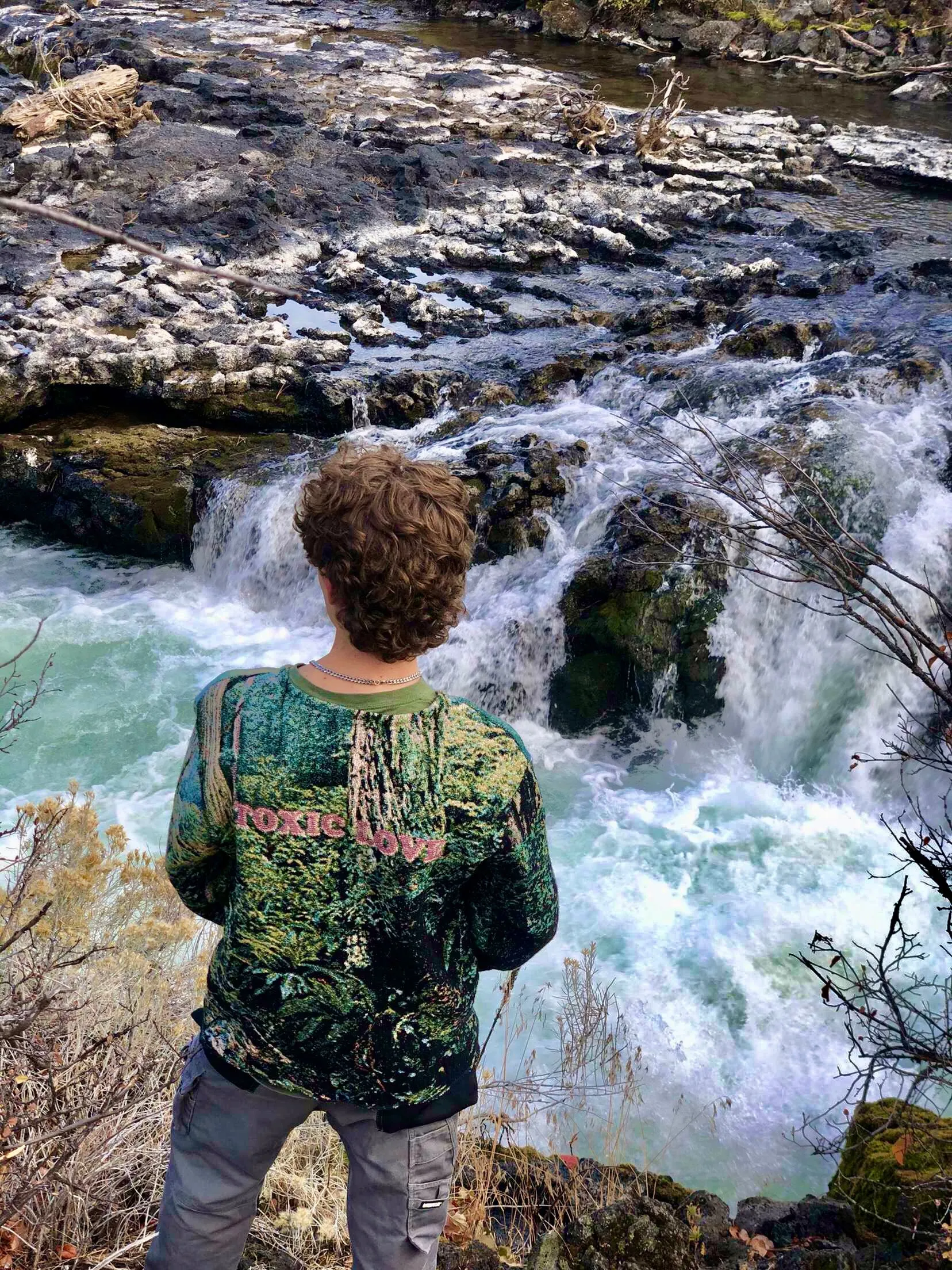 TOXIC LOVE WOVEN TAPESTRY CREW