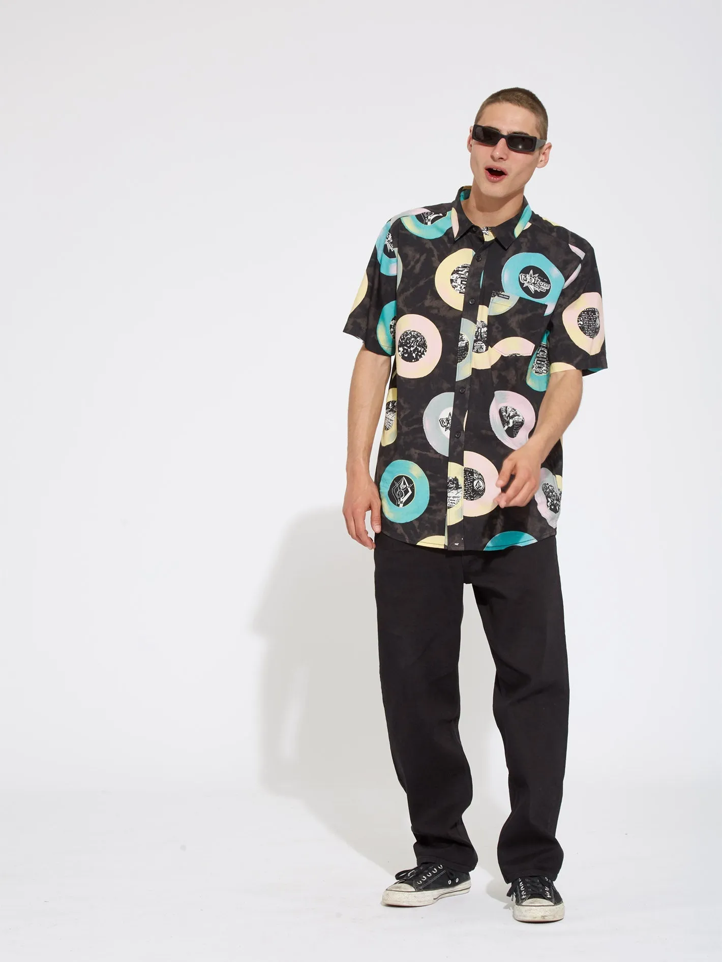 V Entertainment Shirt - BLACK