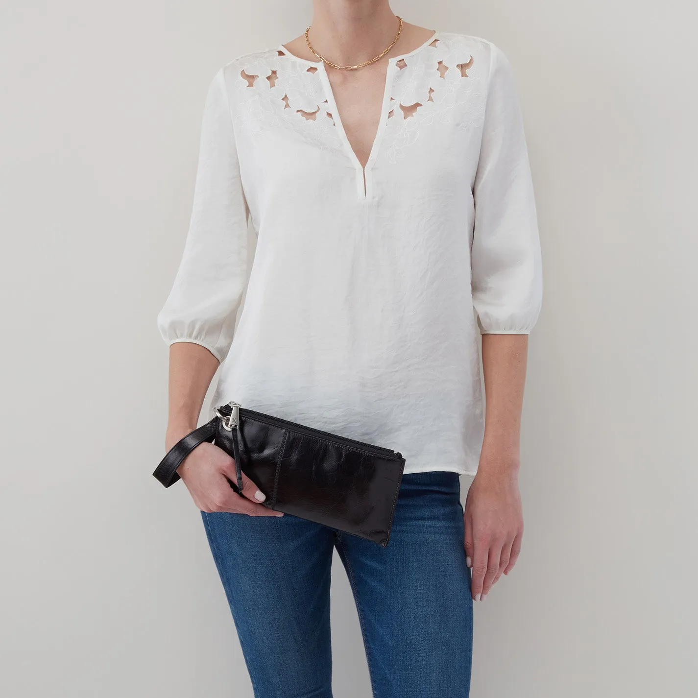 Vida Wristlet In Polished Leather - Black