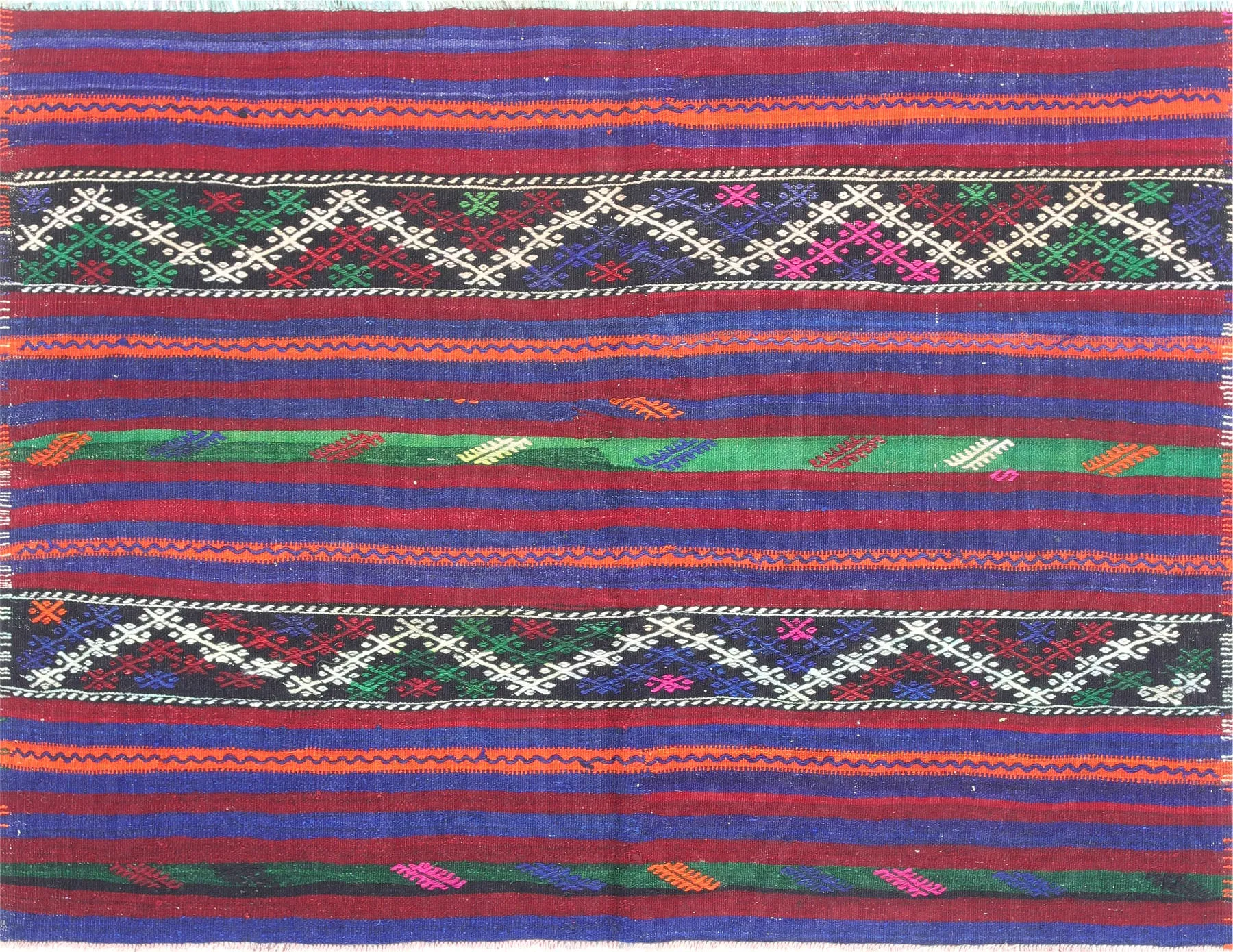 Vintage Turkish Kilim - 4'2" x 5'8"